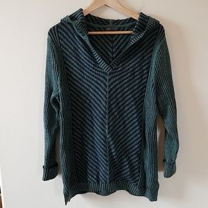 Navy and green hooded sweater size xl